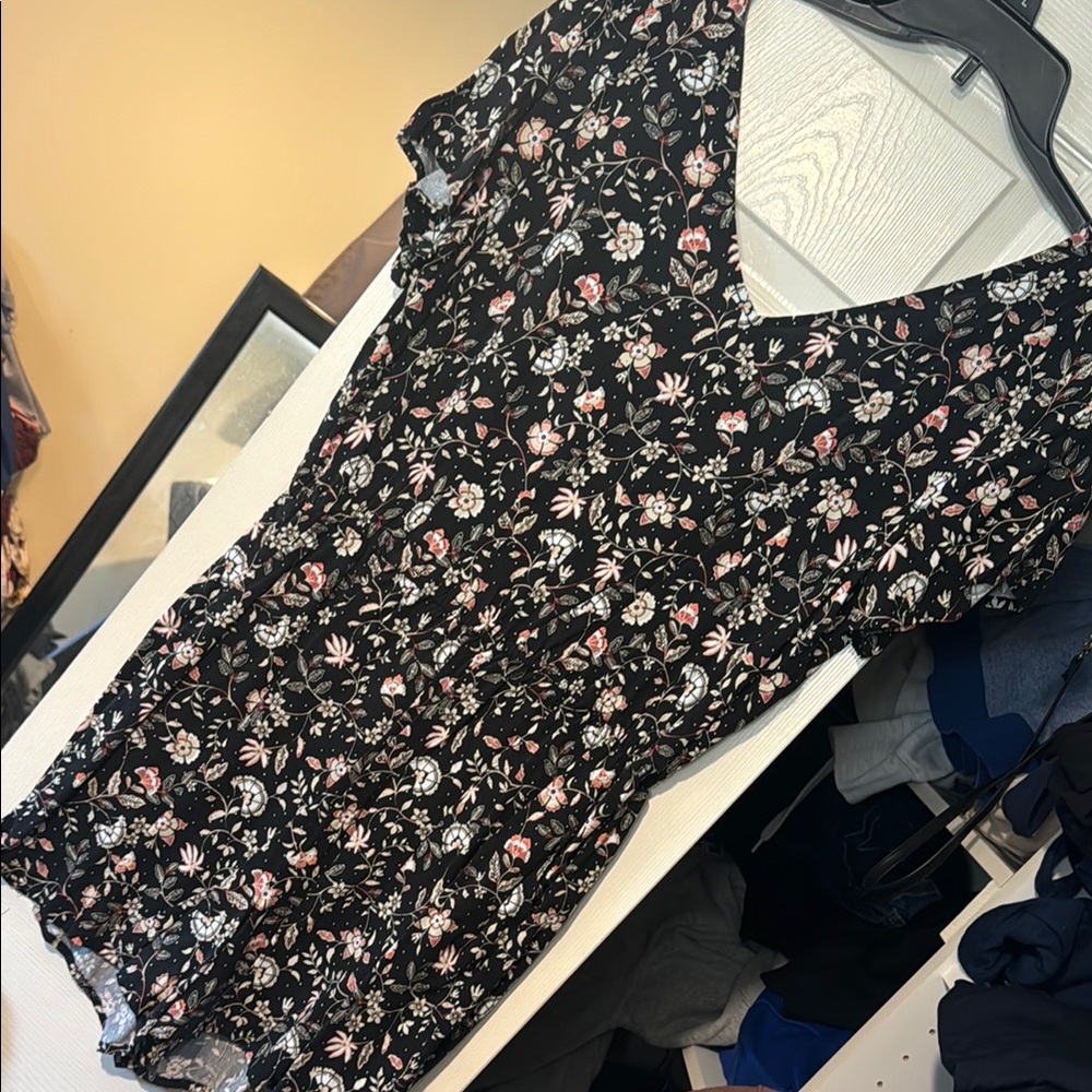 Old Navy Floral Romper-Size L